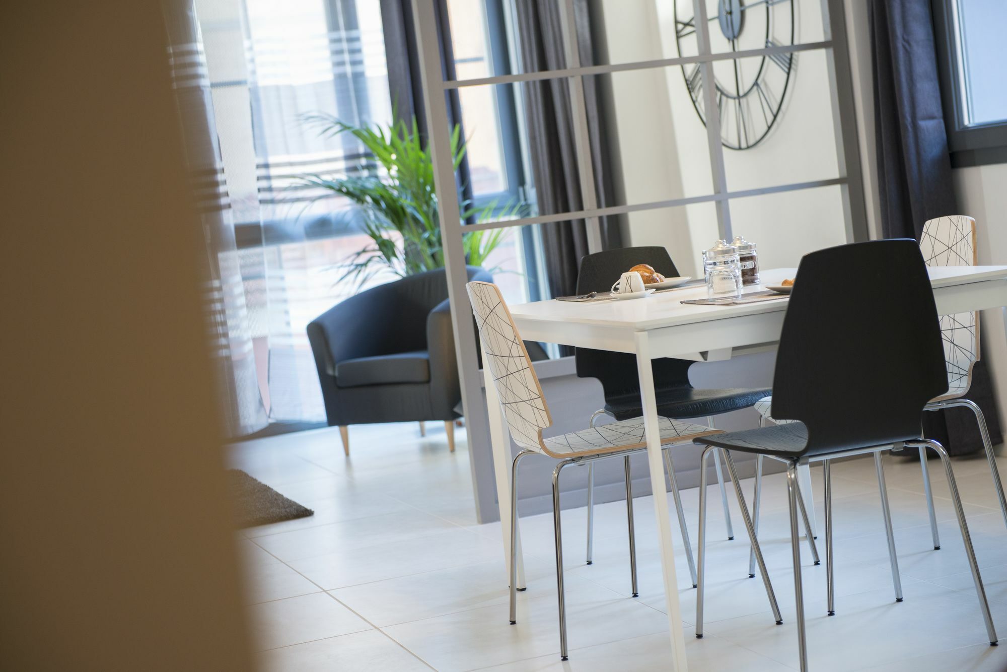 Skytower - The Right Space Apartment