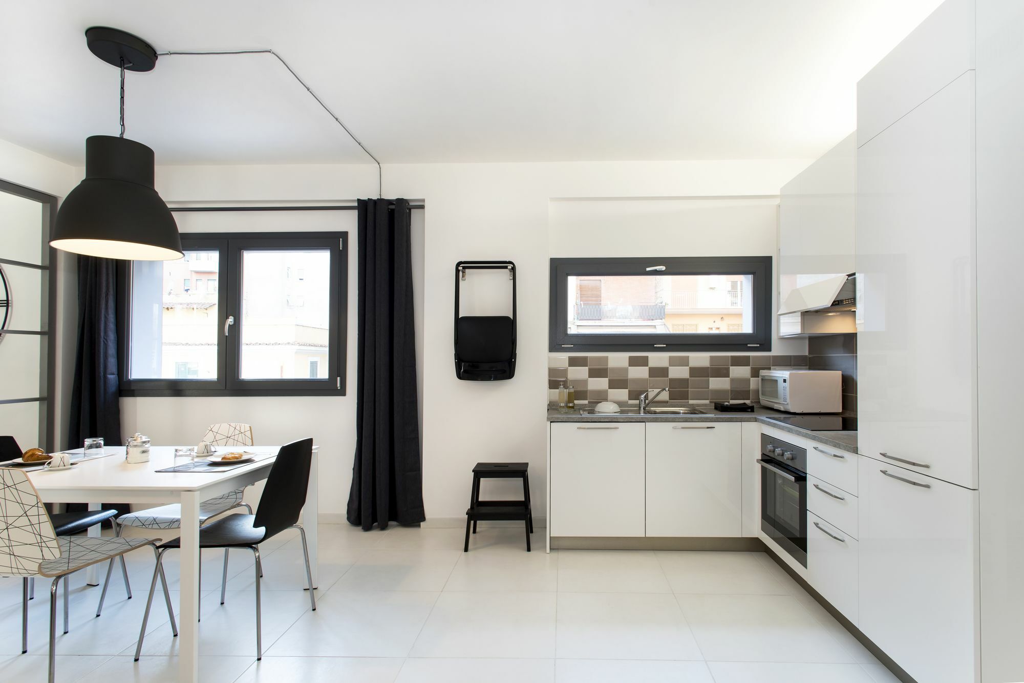 Skytower - The Right Space Apartment