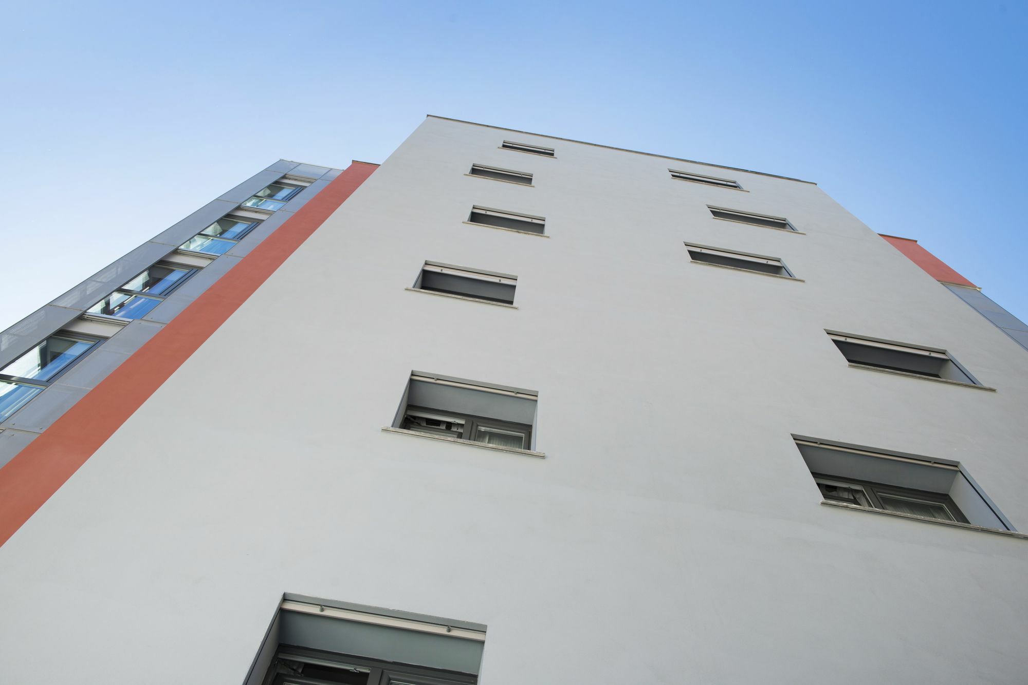 Skytower - The Right Space Apartment *